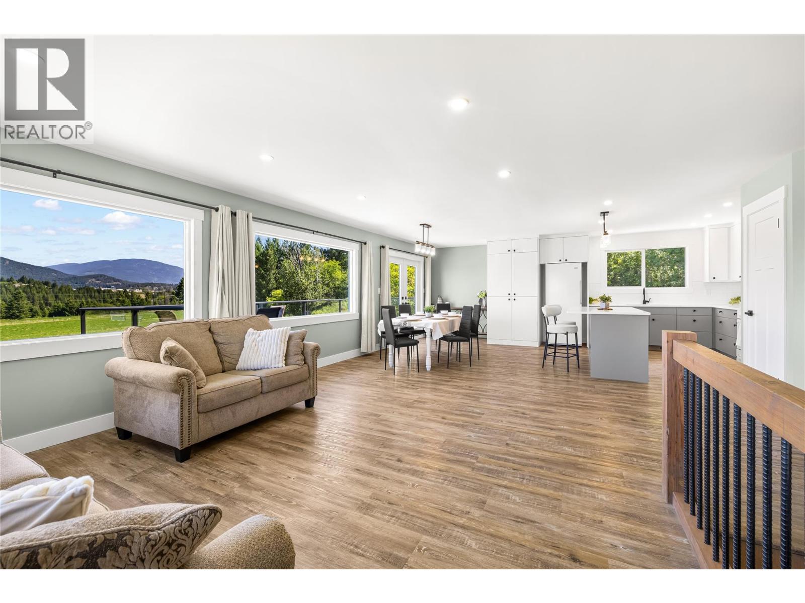 3726 PHILLIPS Road Lister Photo 15 3726 PHILLIPS Road Lister Photo 15