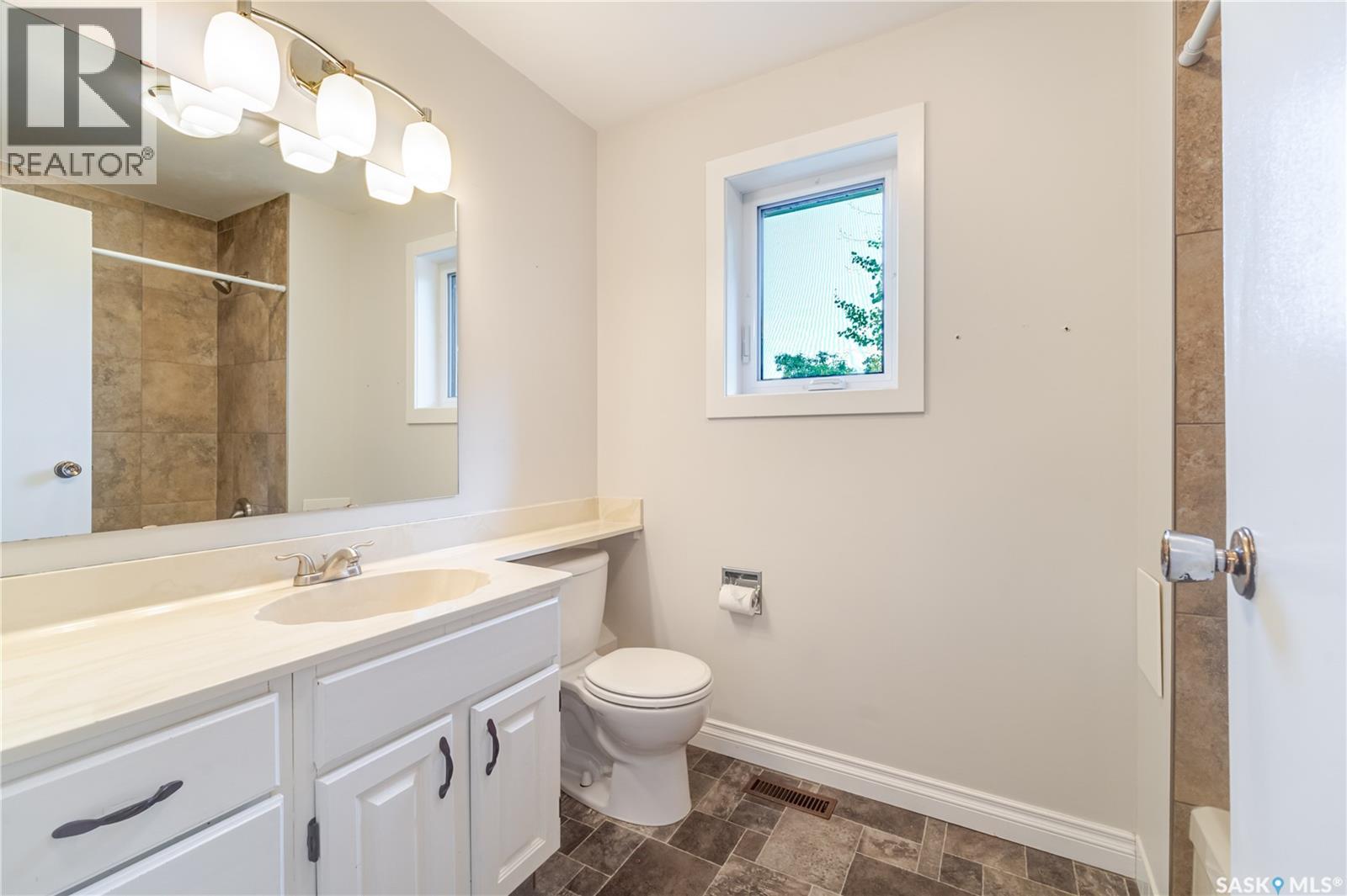 1287 Simcoe Street, Moose Jaw, Saskatchewan  S6H 3J5 - Photo 49 - SK044517