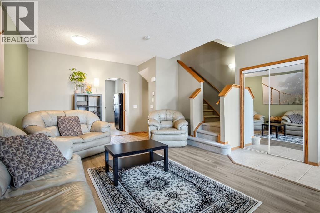 209 Strathcona Circle, Strathmore, Alberta  T1P 0B1 - Photo 4 - A2315478