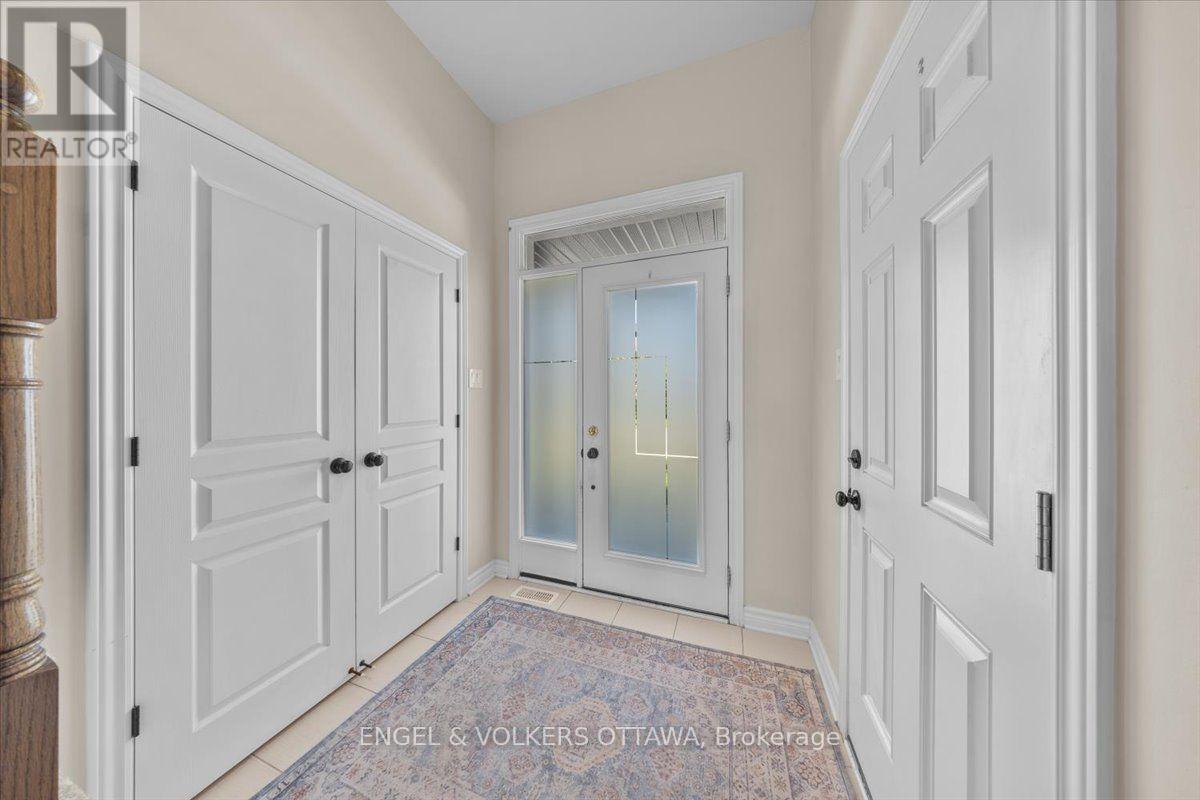 556 Triangle Street, Ottawa, Ontario K2V 0M5 - Photo 4 - X13635608