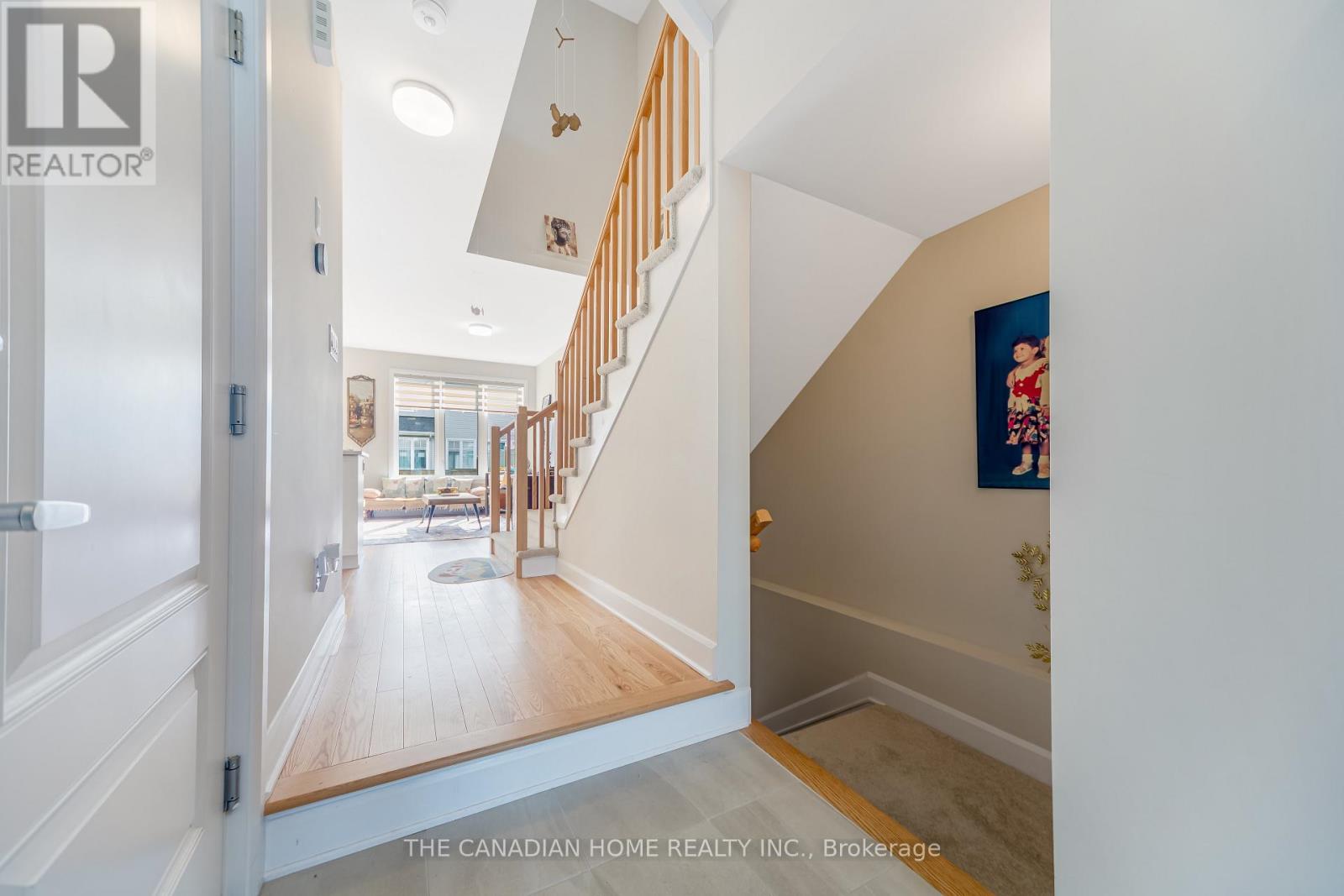 921 Clarkia Street, Ottawa, Ontario K1T 0Y2 - Photo 2 - X13637542
