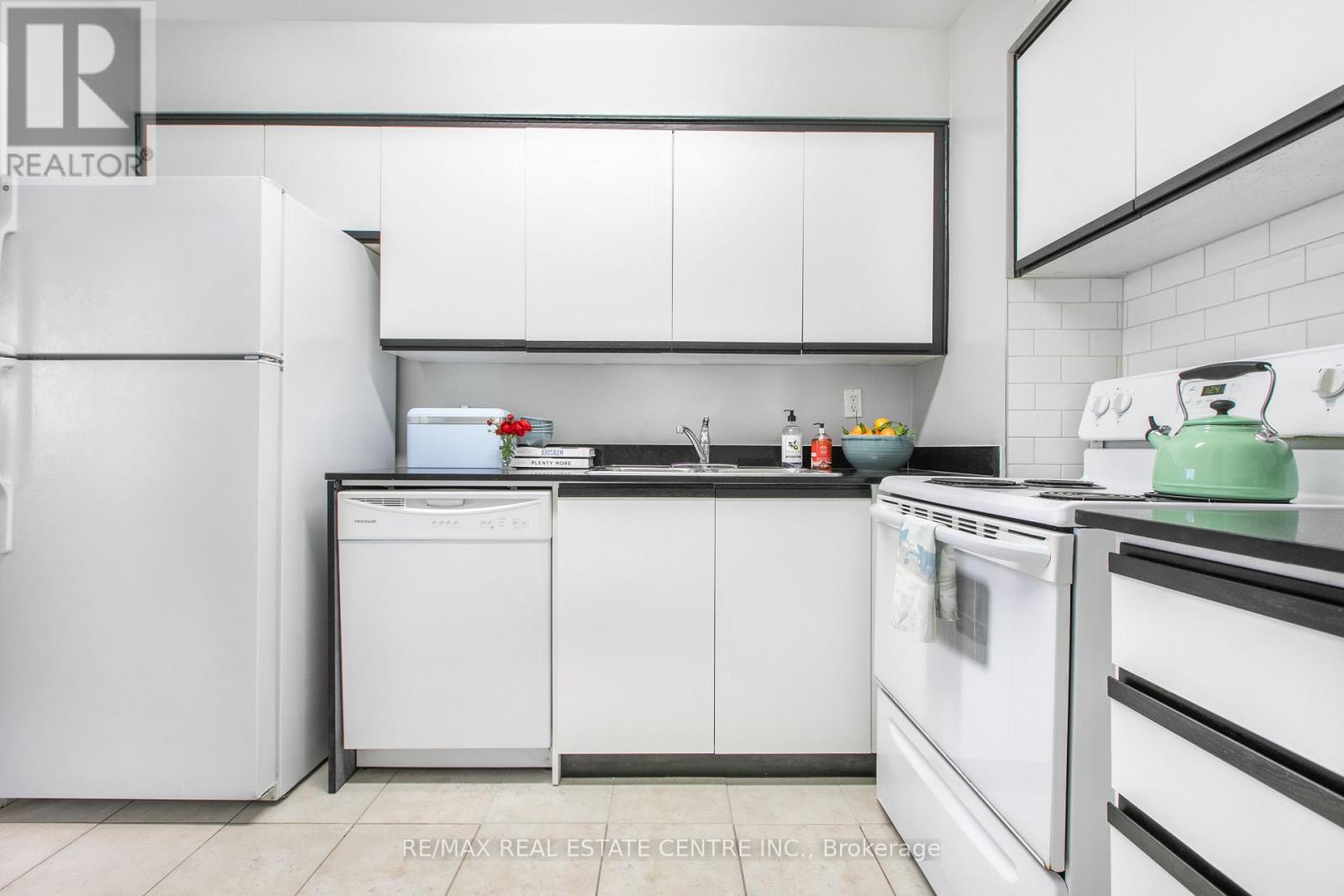 1610 - 100 Graydon Hall Drive, Toronto, Ontario M3A 3A8 - Photo 13 - C13637486