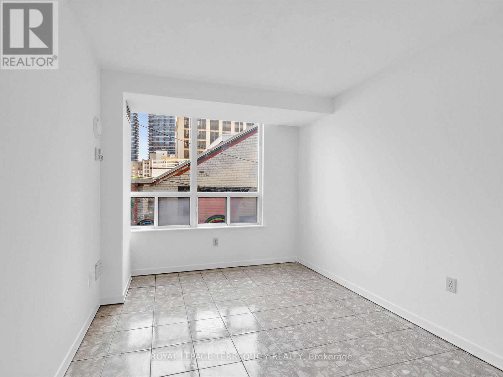 210 - 25 Maitland Street, Toronto, Ontario M4Y 2W1 - Photo 15 - C13637524