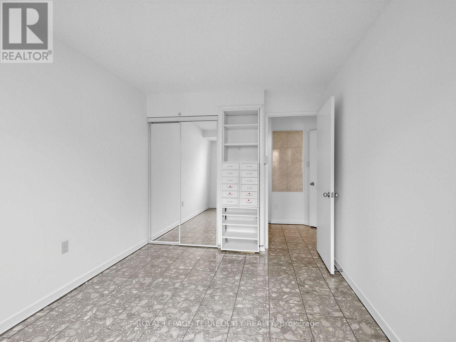 210 - 25 Maitland Street, Toronto, Ontario M4Y 2W1 - Photo 17 - C13637524