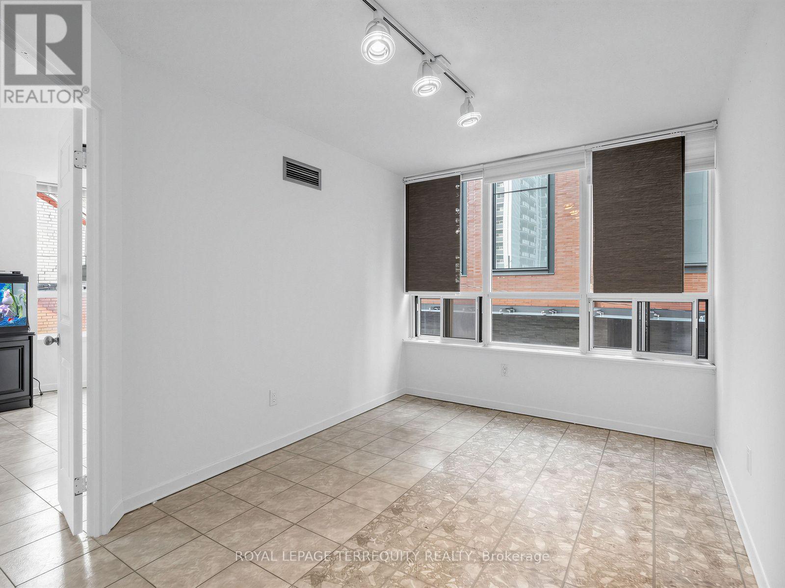 210 - 25 Maitland Street, Toronto, Ontario M4Y 2W1 - Photo 24 - C13637524