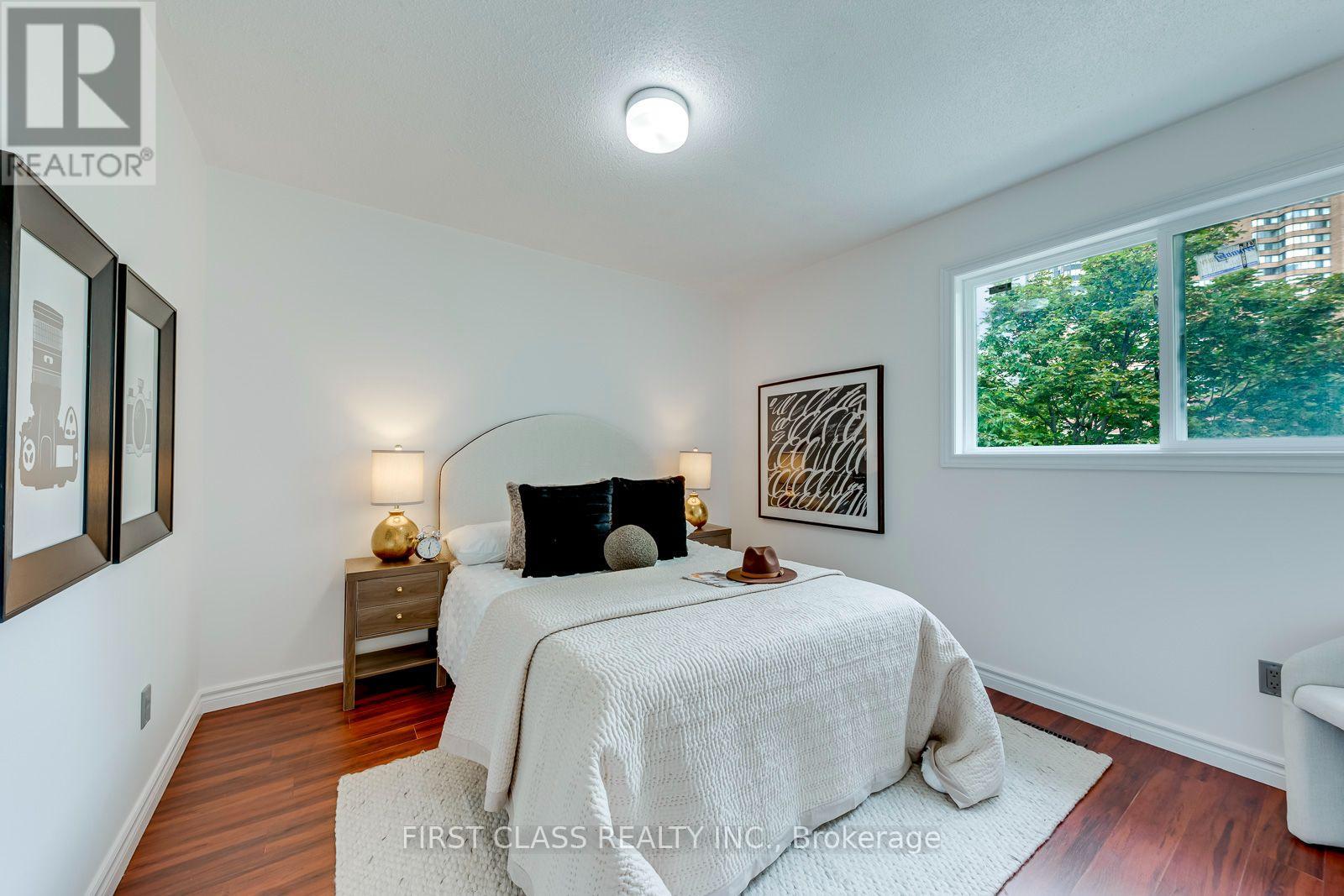 27 Alton Towers Circle, Toronto, Ontario  M1V 3T2 - Photo 17 - E13637514