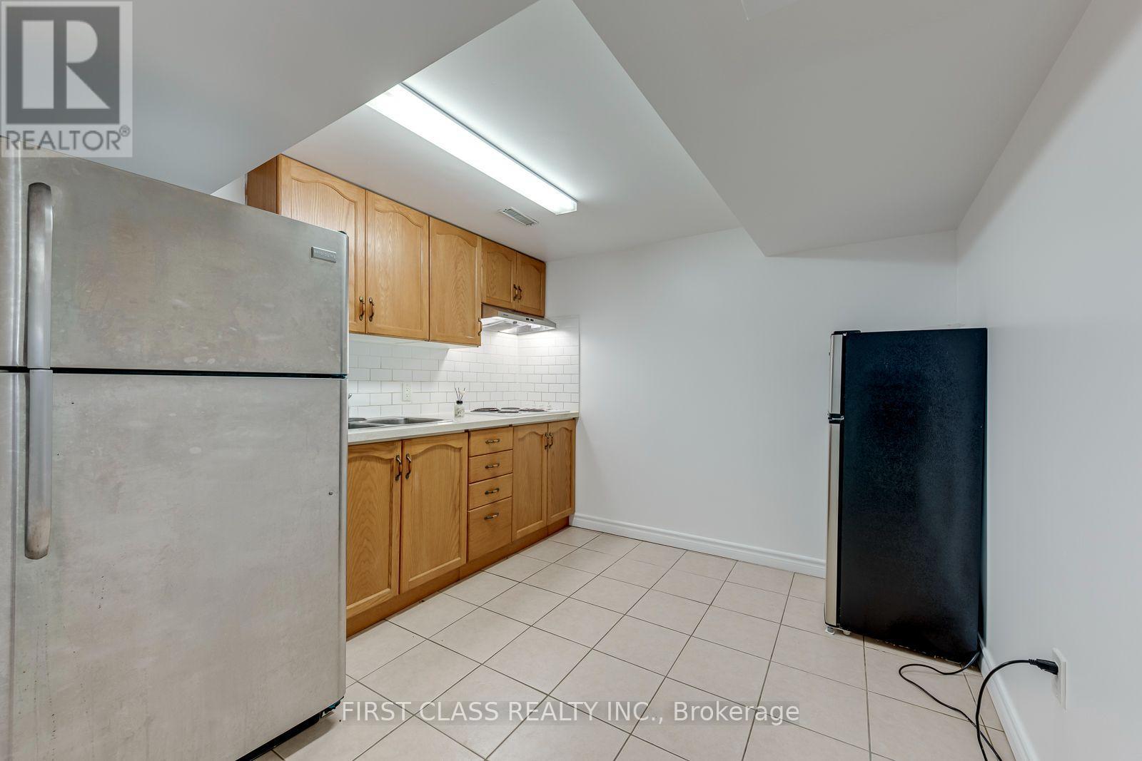 27 Alton Towers Circle, Toronto, Ontario  M1V 3T2 - Photo 21 - E13637514