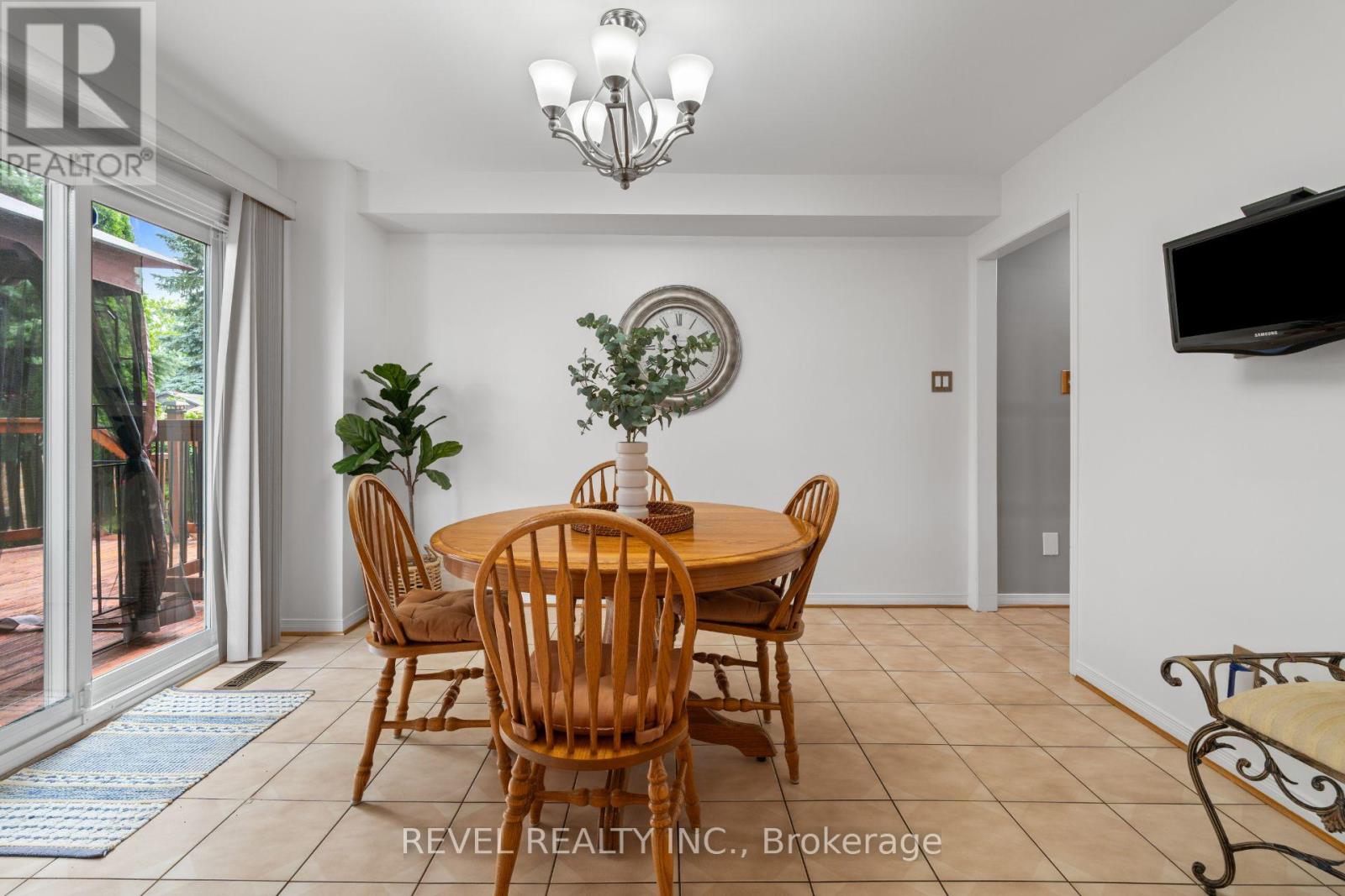 8 Cochrane Avenue, Brampton, Ontario  L6Z 4J4 - Photo 10 - W13637502