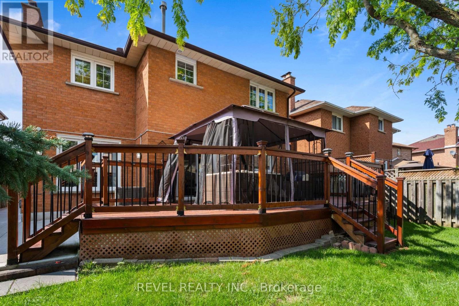 8 Cochrane Avenue, Brampton, Ontario  L6Z 4J4 - Photo 35 - W13637502