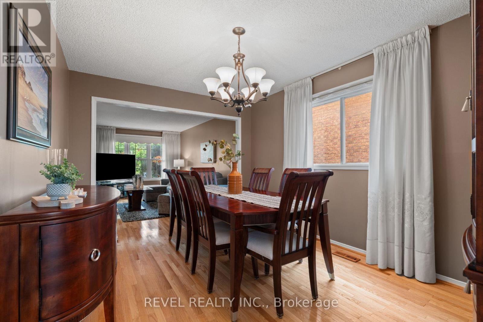 8 Cochrane Avenue, Brampton, Ontario  L6Z 4J4 - Photo 7 - W13637502