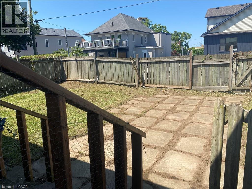 28 Grove Street, Welland, Ontario  L3B 4B4 - Photo 3 - 40846587