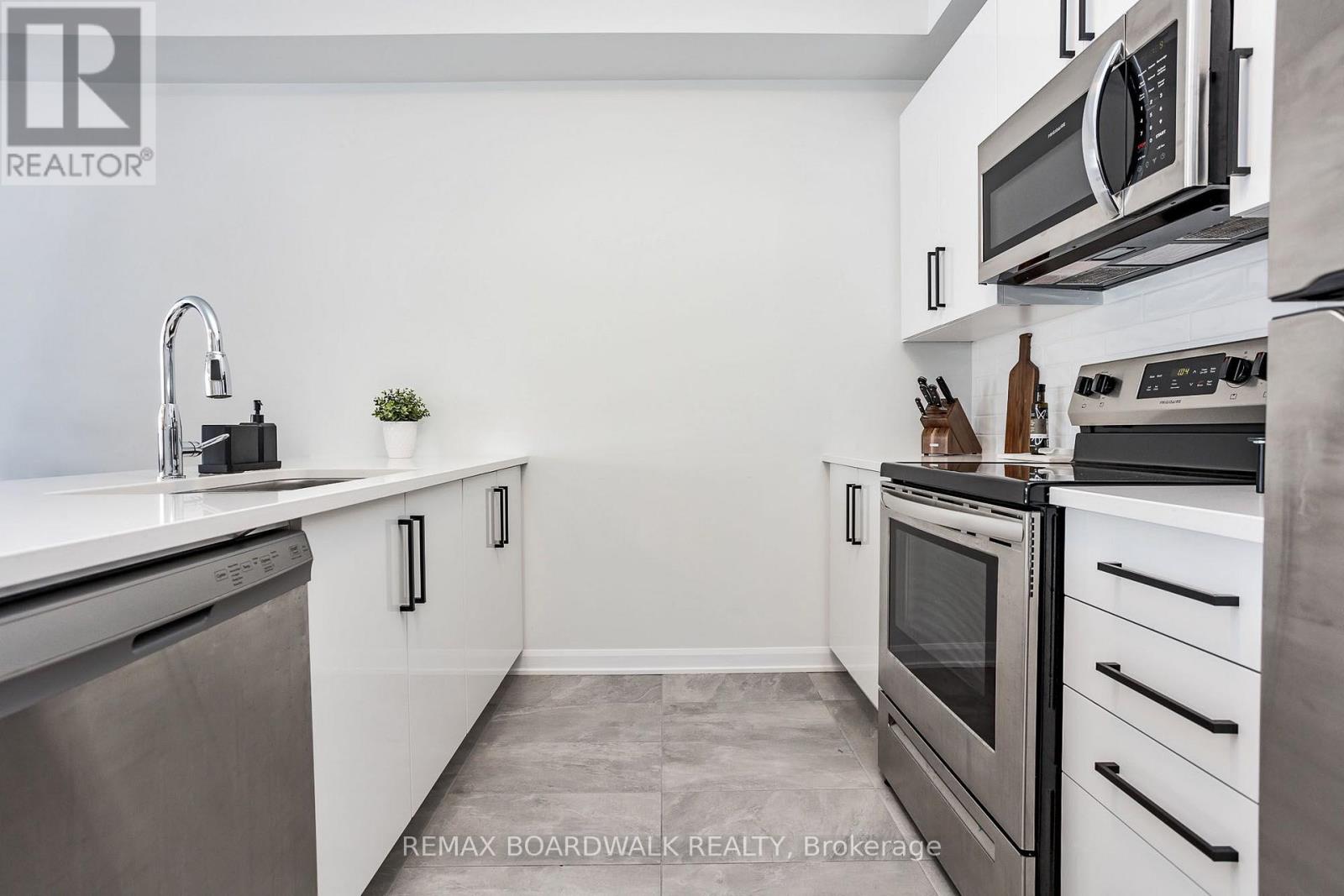 B - 518 Aglish Mews, Ottawa, Ontario  K2C 3H2 - Photo 13 - X13634118