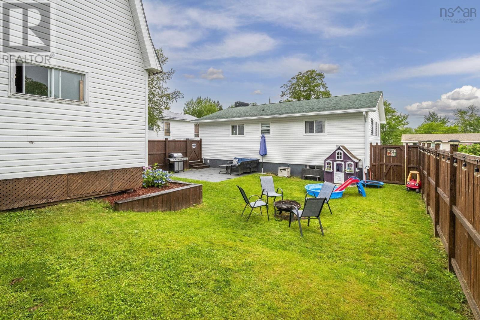 15 Terrace Avenue, Stellarton, Nova Scotia  B0K 1S0 - Photo 2 - 202619568