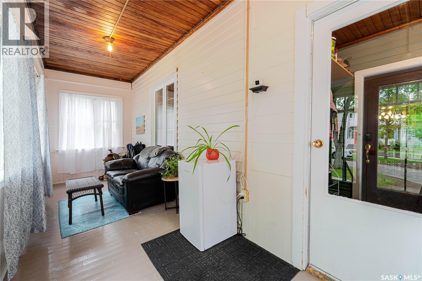 1041 2nd Avenue Nw, Moose Jaw, Saskatchewan  S6H 3R3 - Photo 4 - SK044534