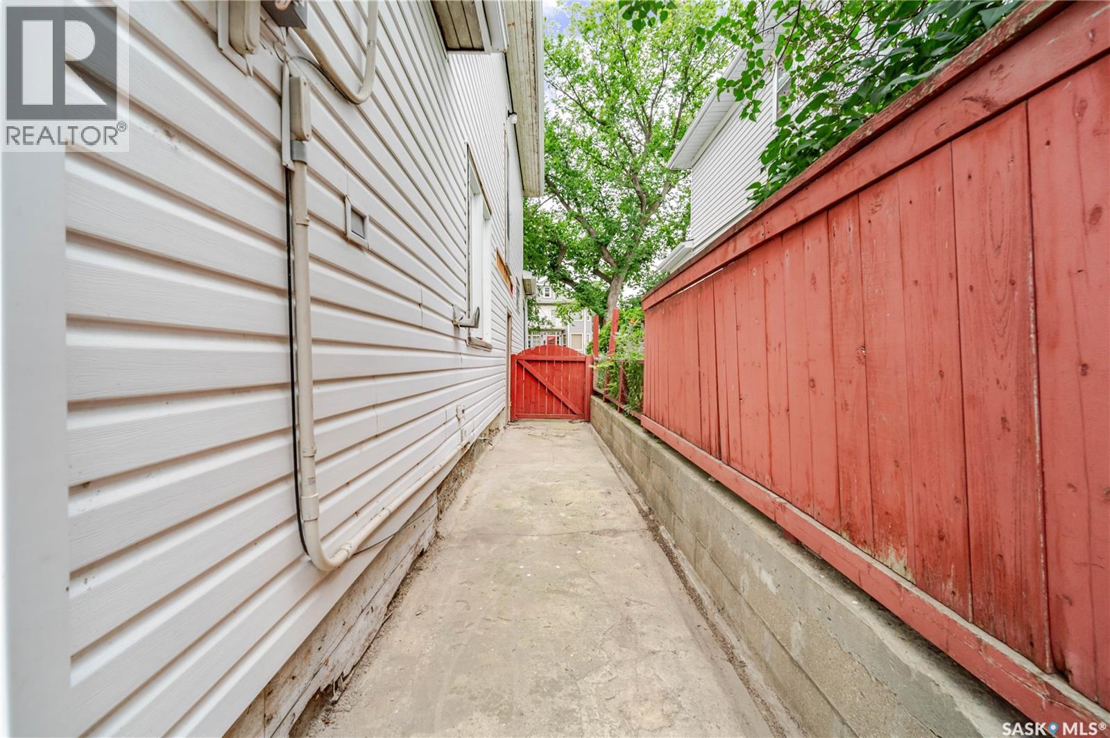 1041 2nd Avenue Nw, Moose Jaw, Saskatchewan  S6H 3R3 - Photo 49 - SK044534