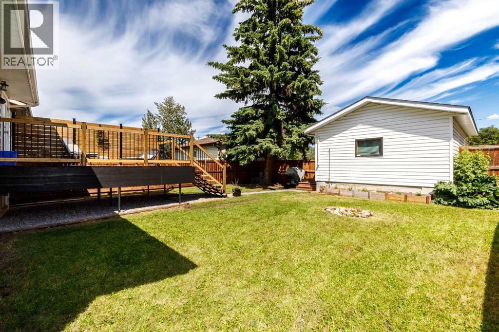 41 Mcdougall Crescent, Red Deer, Alberta  T4R 1T2 - Photo 2 - A2327217