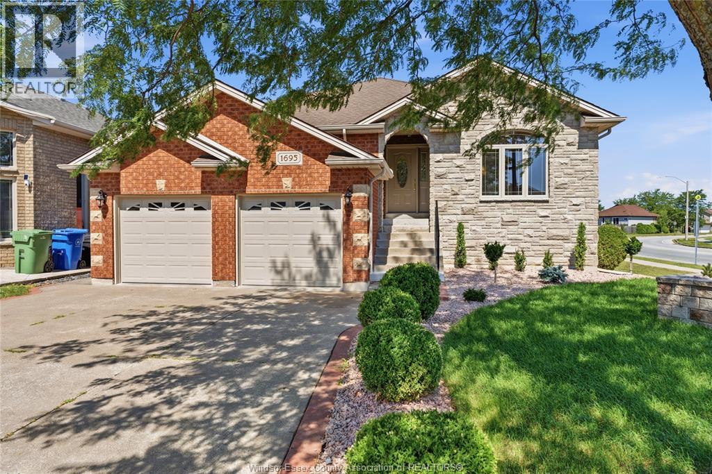 1695 MERIDIAN STREET, Windsor, Ontario