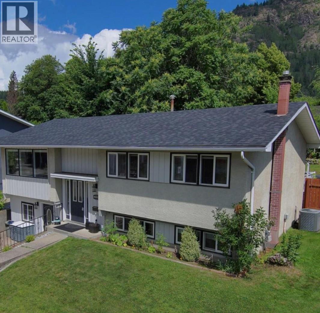 3551 HIGHWAY Drive, Trail, British Columbia