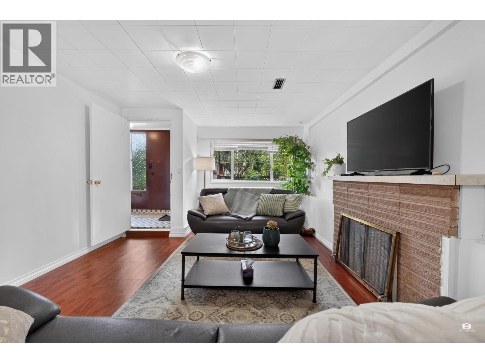 1828 Parker Street, Vancouver, British Columbia  V5L 2K9 - Photo 9 - R3152456