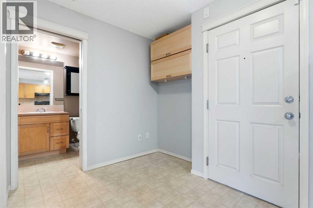 1102, 70 Panamount Drive NW, Calgary, Alberta  T3K 5Z1 - Photo 6 - A2326058