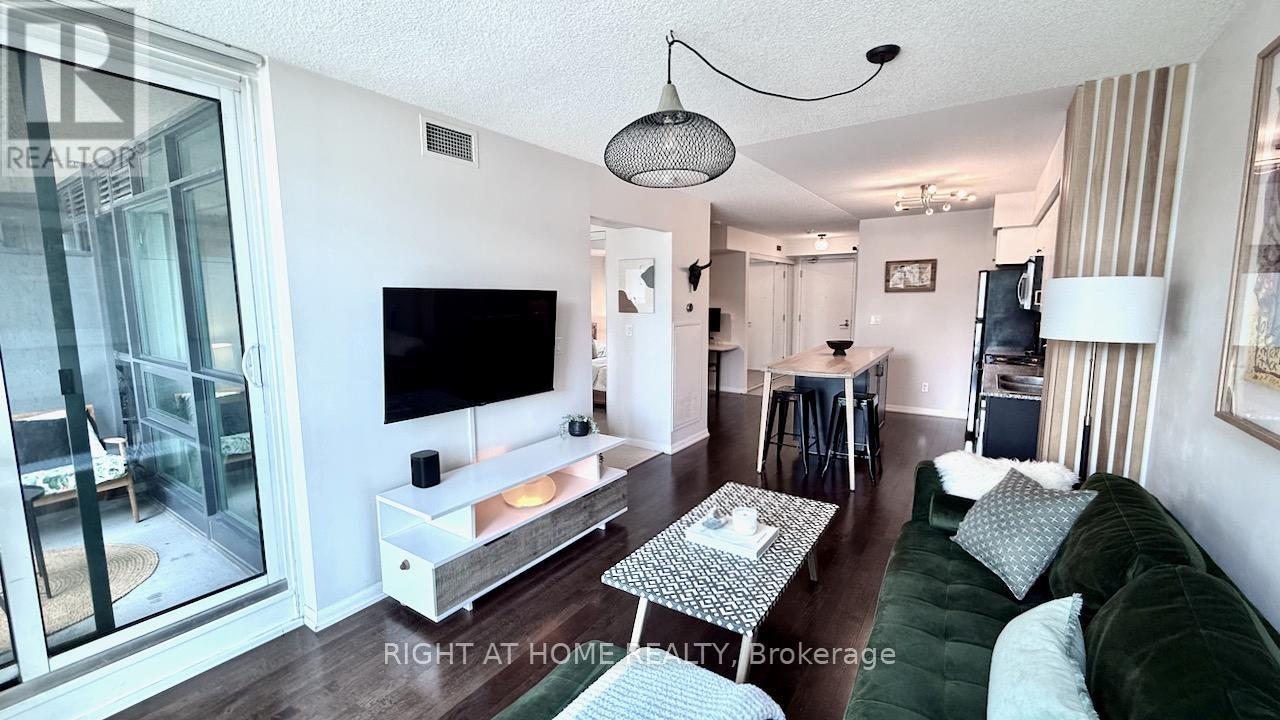 656 - 209 Fort York Boulevard S, Toronto, Ontario M5V 4A1 - Photo 22 - C13637564
