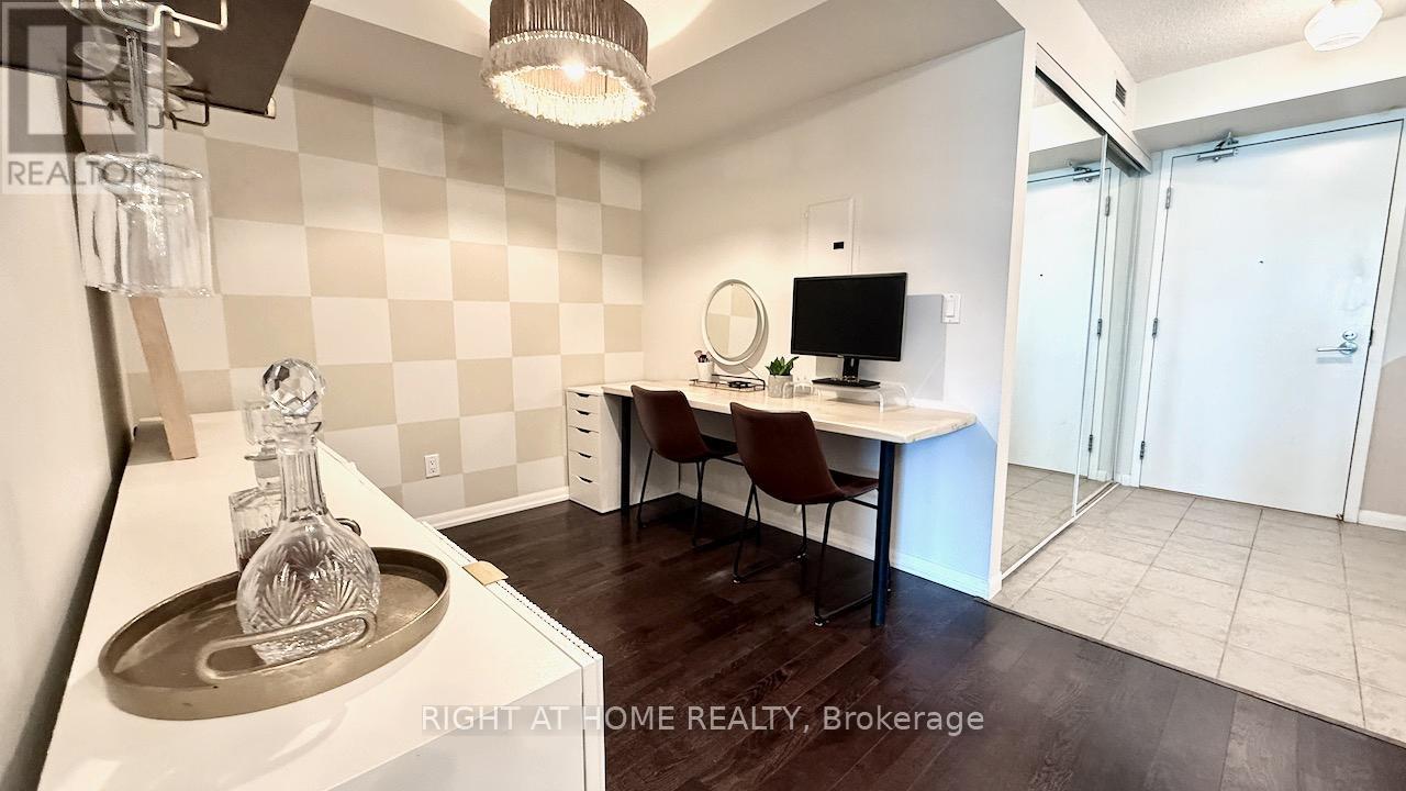 656 - 209 Fort York Boulevard S, Toronto, Ontario M5V 4A1 - Photo 28 - C13637564
