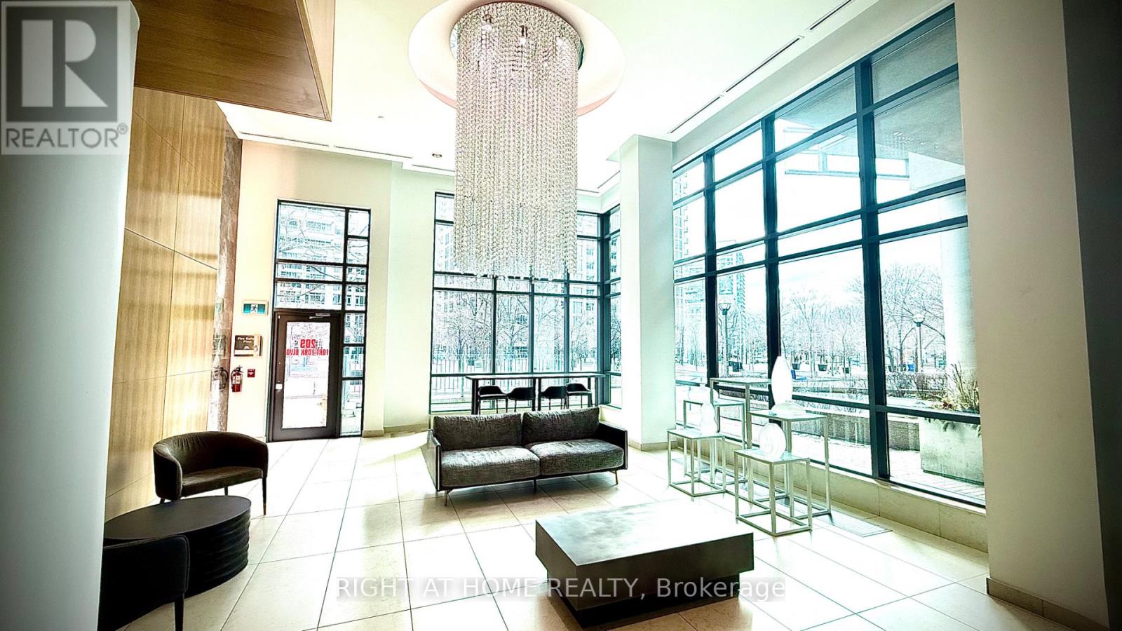 656 - 209 Fort York Boulevard S, Toronto, Ontario M5V 4A1 - Photo 33 - C13637564