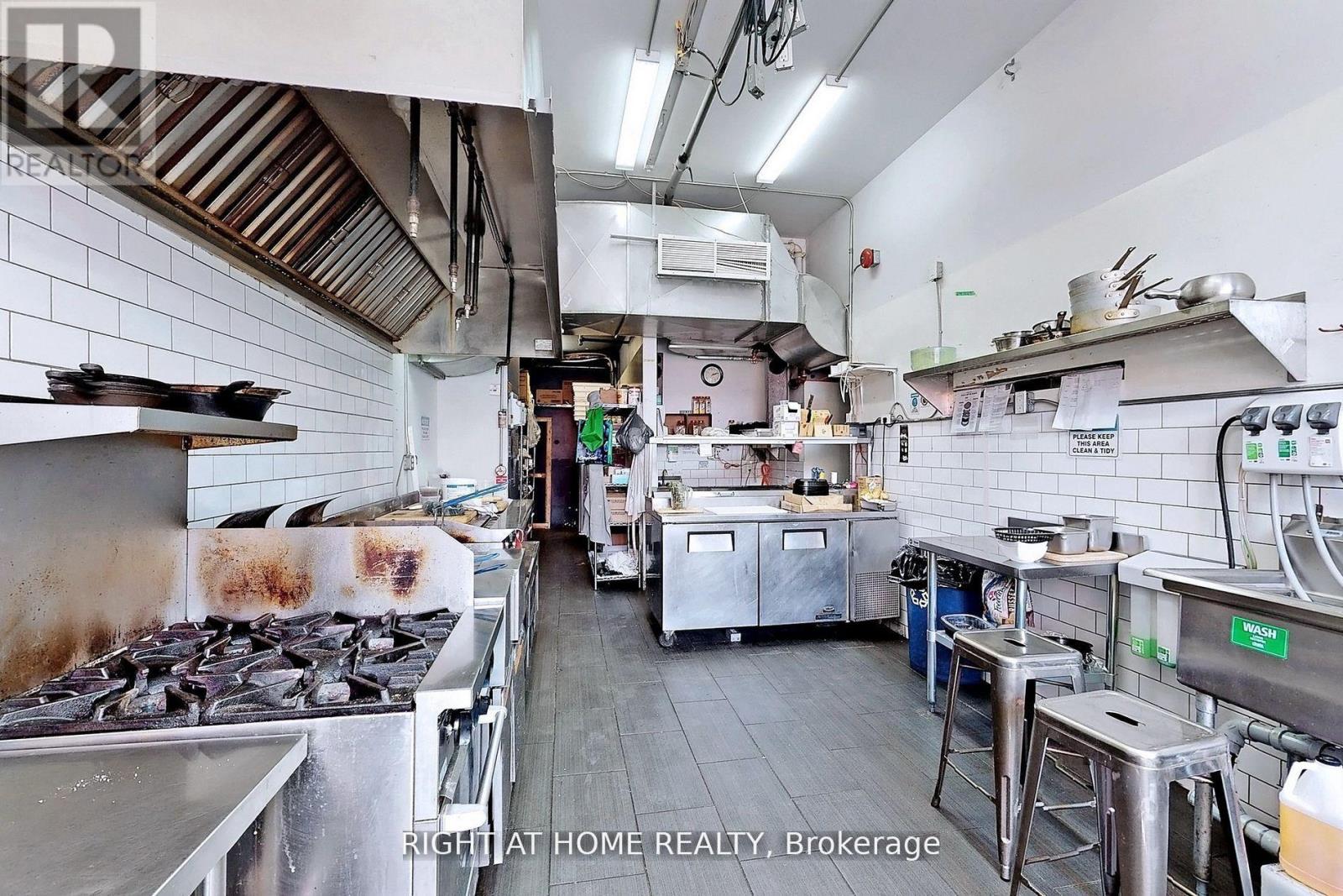 1346 Queen Street W, Toronto, Ontario  M6K 1L4 - Photo 18 - W13637554