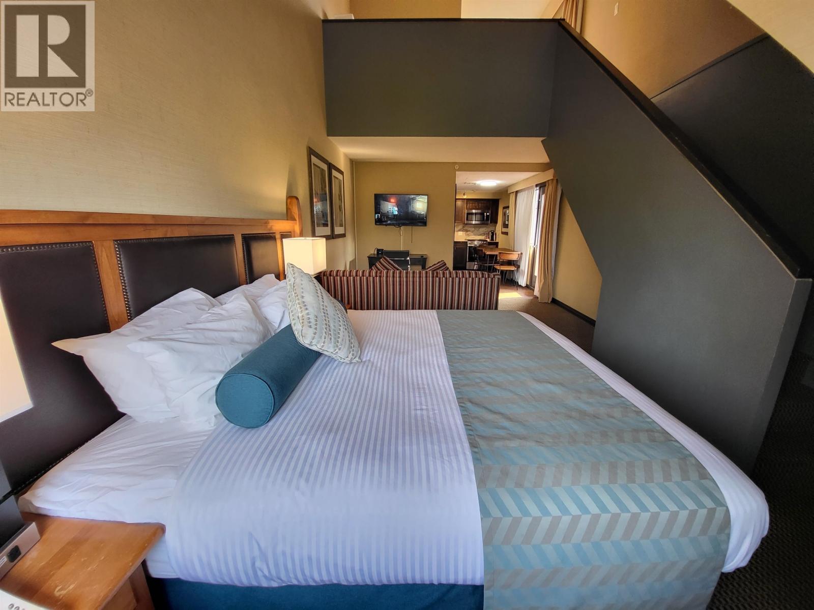 220 4220 Gateway Drive, Whistler, British Columbia V8E 0Z7 - Photo 1 - R3152387
