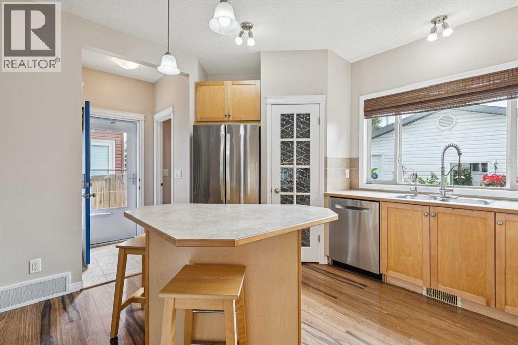 1857 New Brighton Drive SE, Calgary, Alberta  T2Z 4X1 - Photo 12 - A2332022