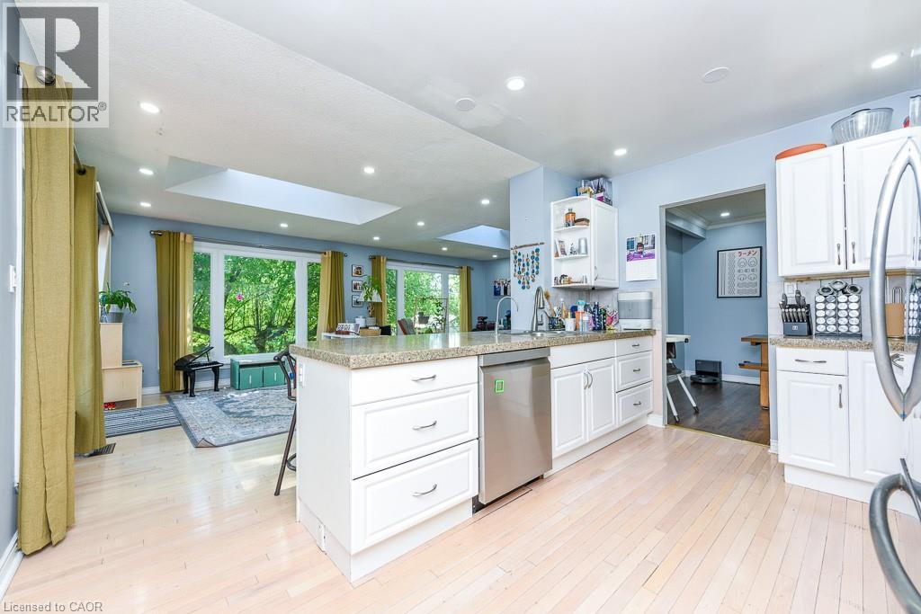 2506 Bridge Road, Oakville, Ontario  L6L 2H2 - Photo 11 - 40852731