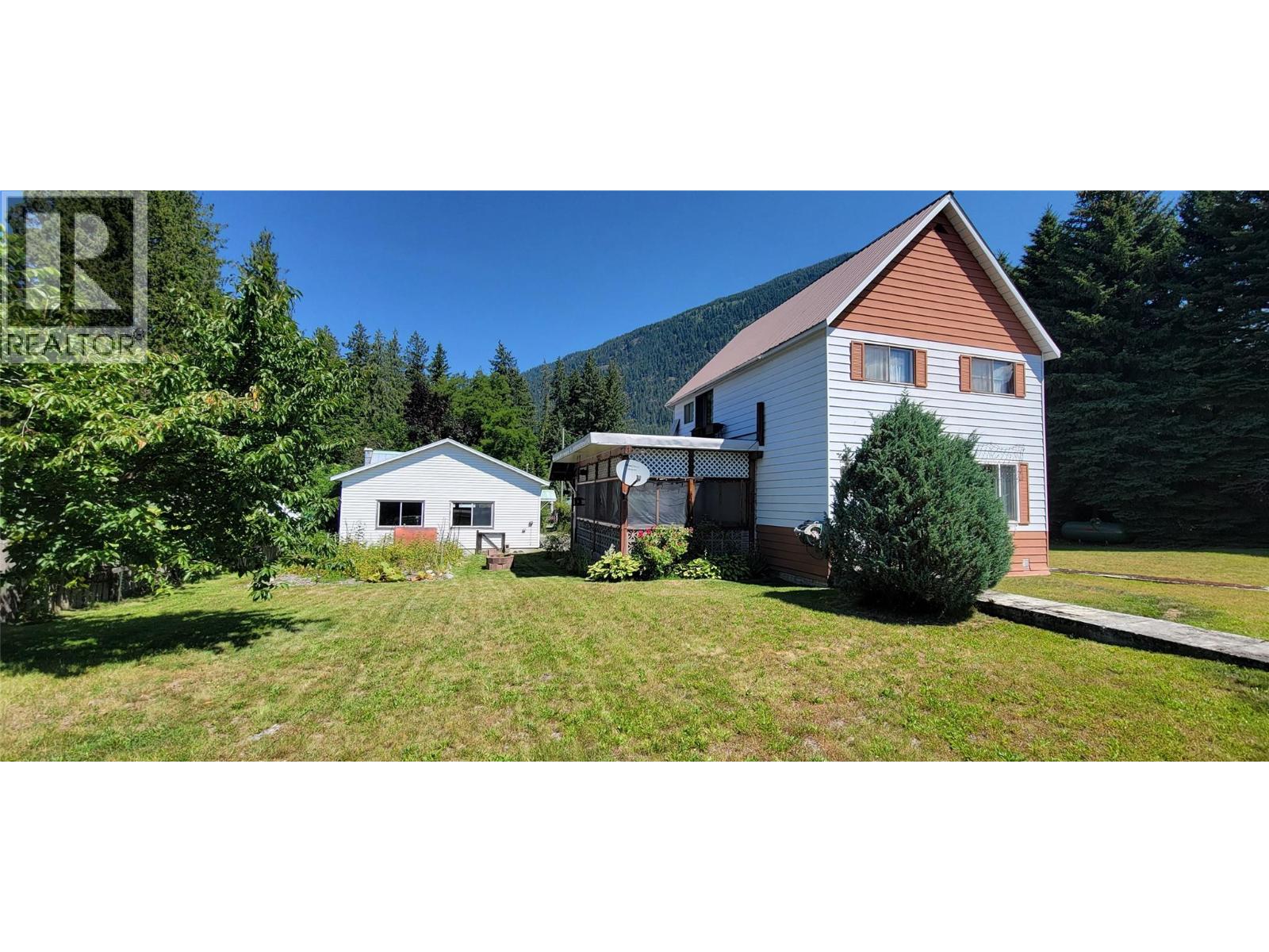 318 8th Avenue, New Denver, British Columbia  V0G 1S1 - Photo 5 - 10394320