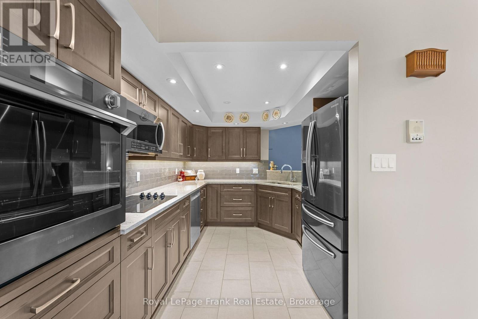 403 - 1 Sherwood Street, Kawartha Lakes, Ontario  K0M 1A0 - Photo 3 - X13250480