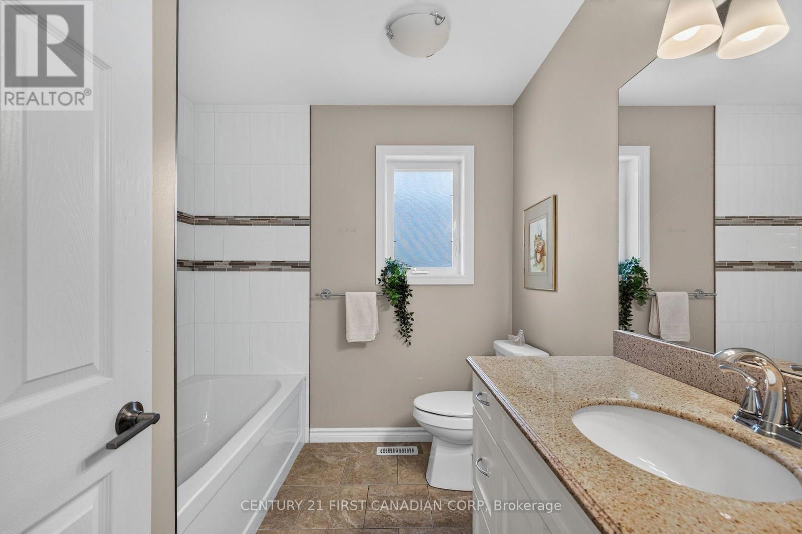290 Mogg Street, Strathroy-Caradoc, Ontario N7G 0C6 - Photo 25 - X13637568