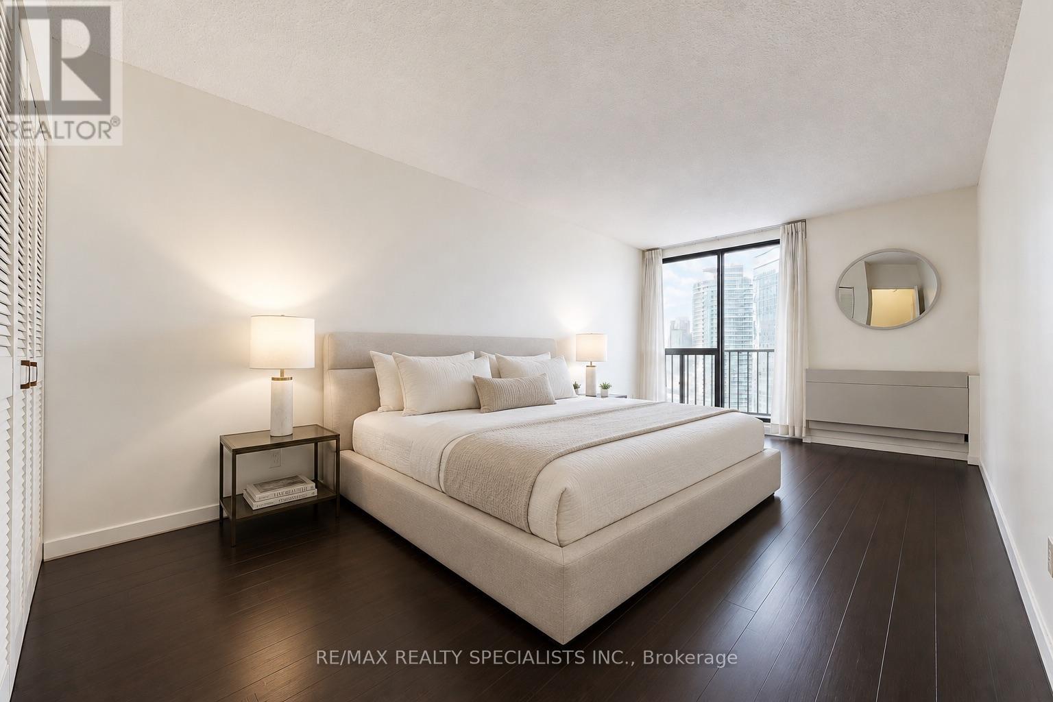 1207 - 33 Harbour Square, Toronto, Ontario  M5J 2G2 - Photo 9 - C13637616