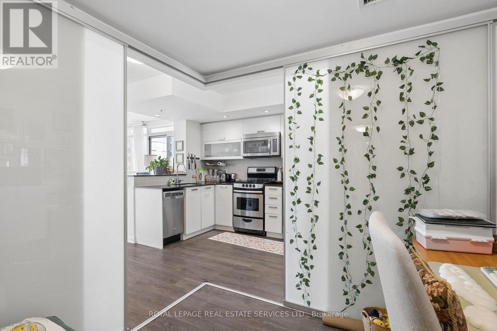 1908 - 68 Abell Street, Toronto, Ontario  M6J 0B1 - Photo 18 - C13637620