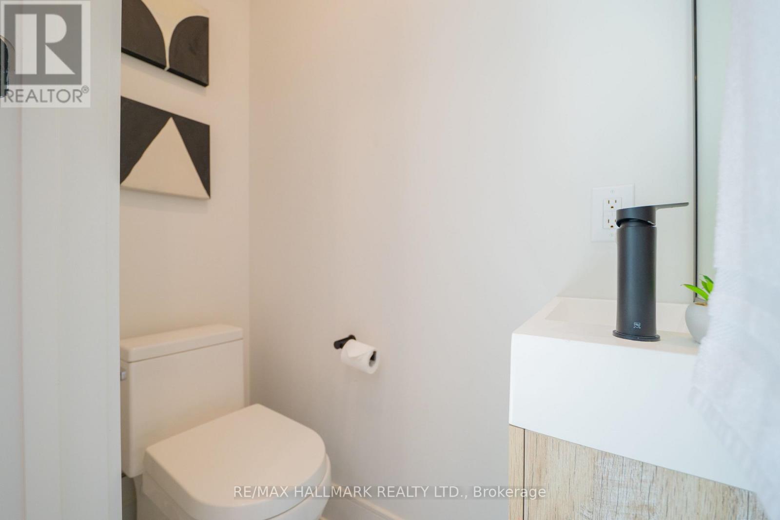 22 Harriet Street, Toronto, Ontario  M4L 2E9 - Photo 15 - E13637610