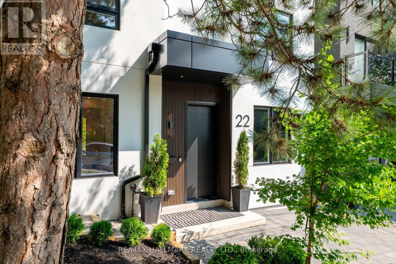 22 Harriet Street, Toronto, Ontario  M4L 2E9 - Photo 2 - E13637610