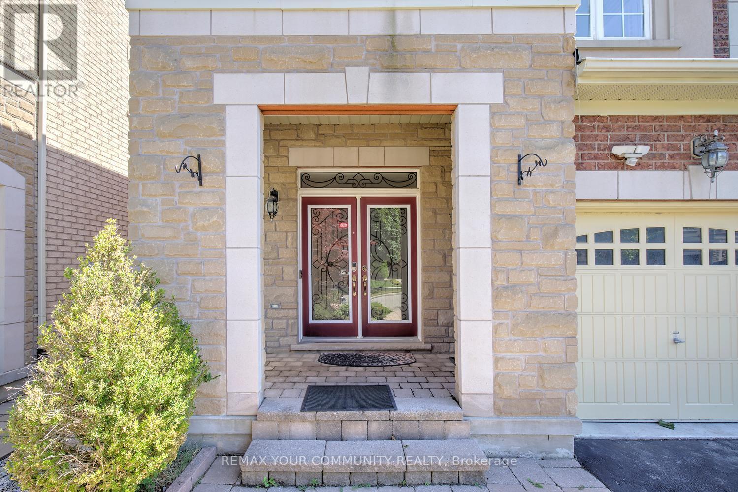 89 Maple Valley Drive, Vaughan, Ontario L6A 0Y1 - Photo 2 - N13637576