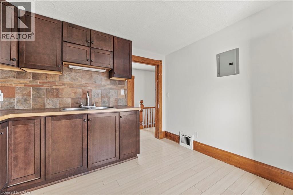33 Rich Avenue Unit# Upper, Cambridge, Ontario  N1R 2A4 - Photo 4 - 40853337