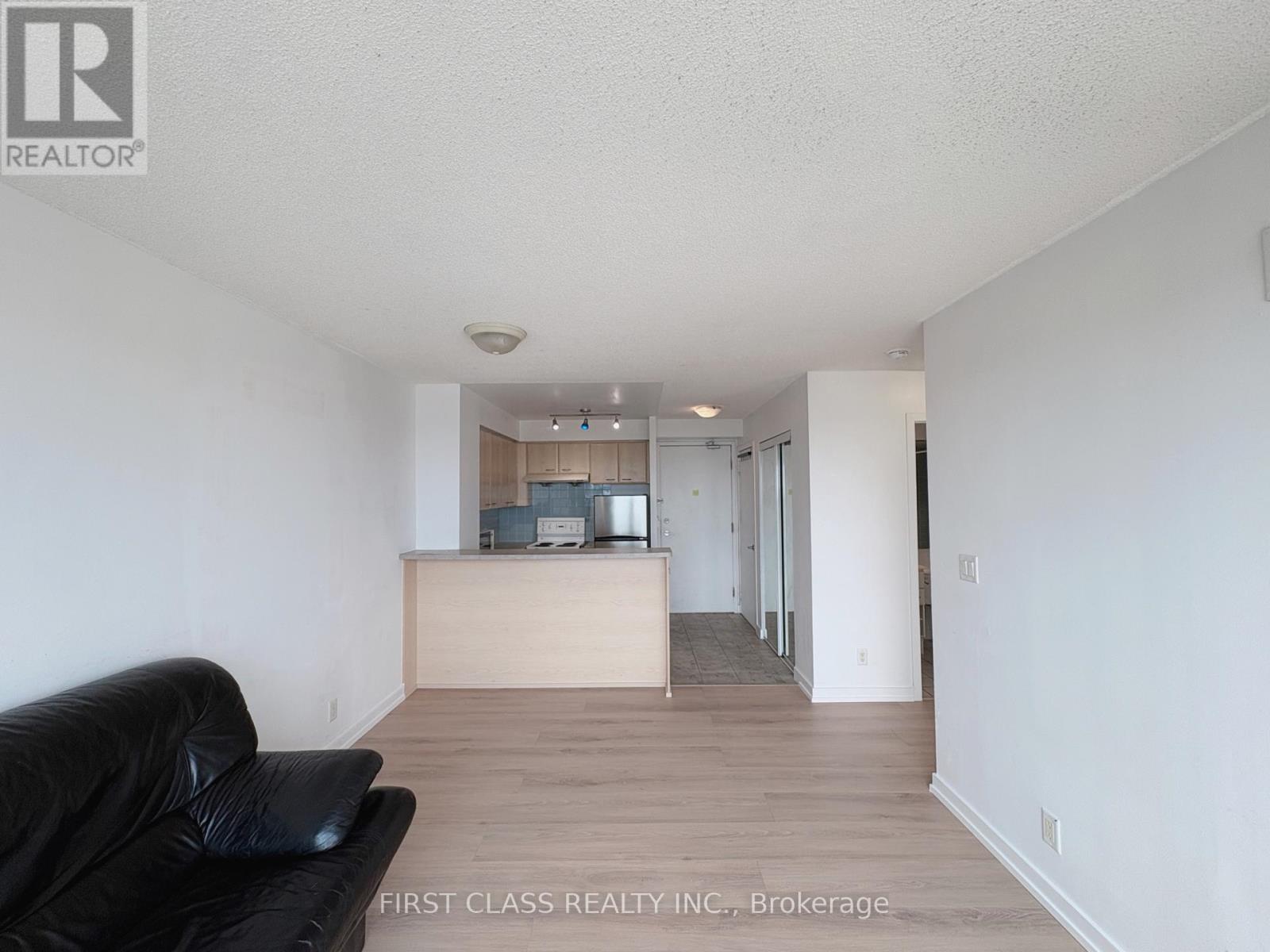 3006 - 36 Lee Centre Drive, Toronto, Ontario  M1H 3K2 - Photo 9 - E13224116