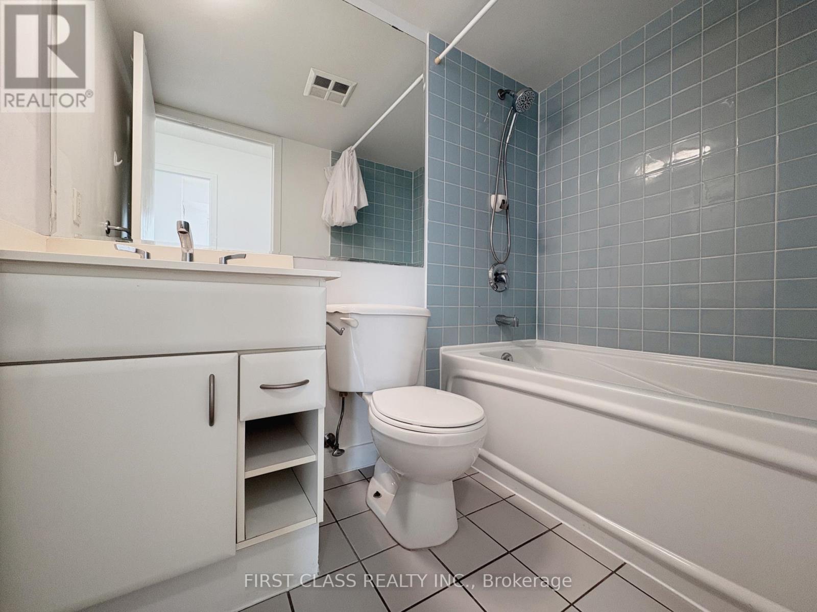 3006 - 36 Lee Centre Drive, Toronto, Ontario  M1H 3K2 - Photo 11 - E13224116