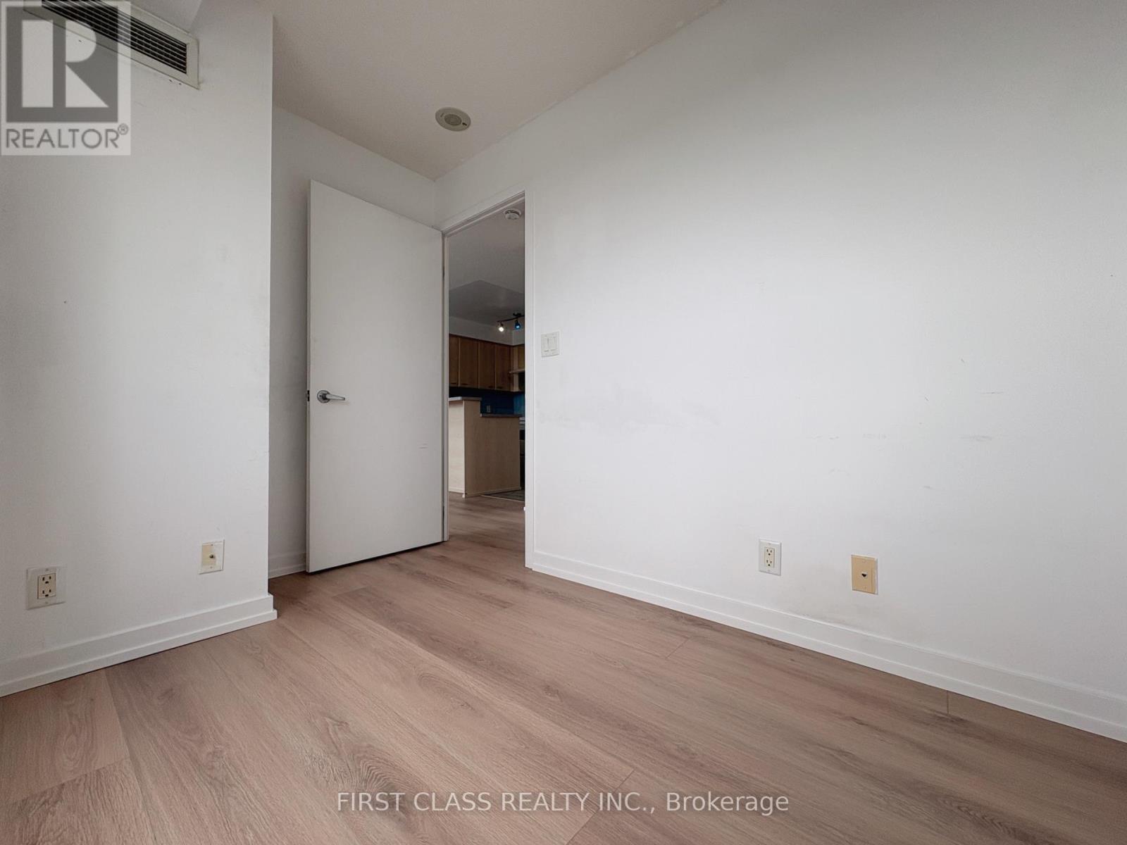 3006 - 36 Lee Centre Drive, Toronto, Ontario  M1H 3K2 - Photo 13 - E13224116