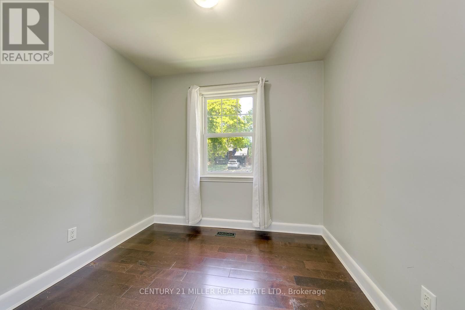2048 Edinburgh (Main Level) Drive, Burlington, Ontario  L7R 2C9 - Photo 17 - W13637580
