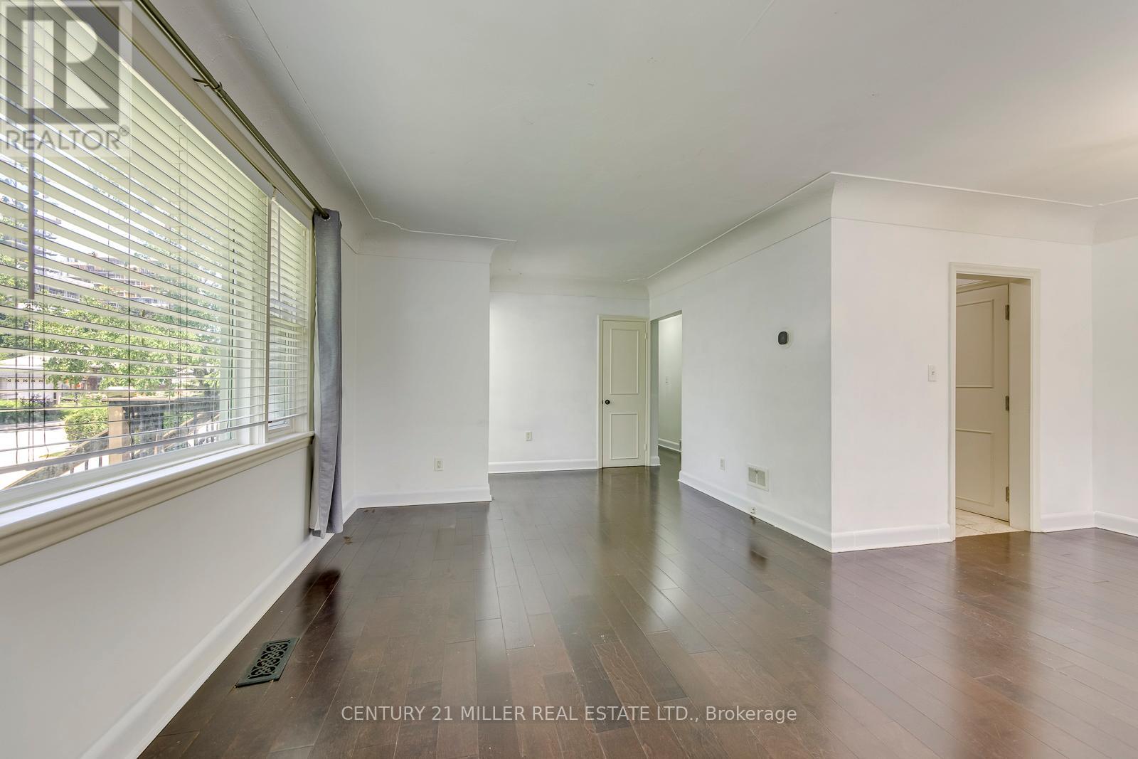 2048 Edinburgh (Main Level) Drive, Burlington, Ontario  L7R 2C9 - Photo 8 - W13637580