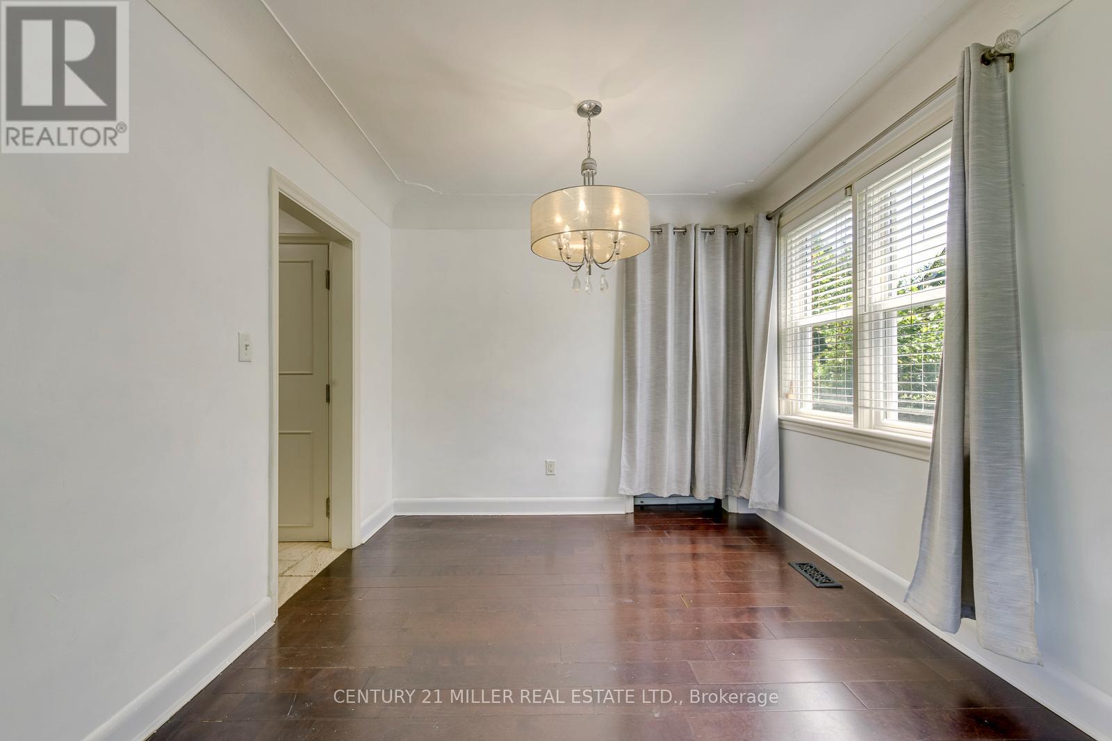 2048 Edinburgh (Main Level) Drive, Burlington, Ontario  L7R 2C9 - Photo 9 - W13637580