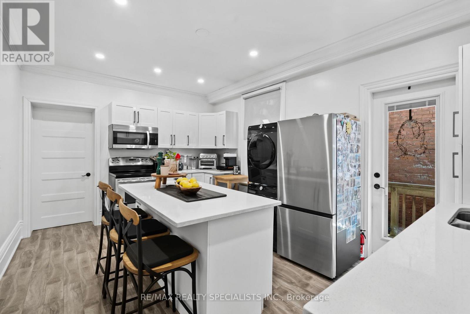 73 Elm Grove Avenue, Toronto, Ontario  M6K 2J2 - Photo 12 - W13637614