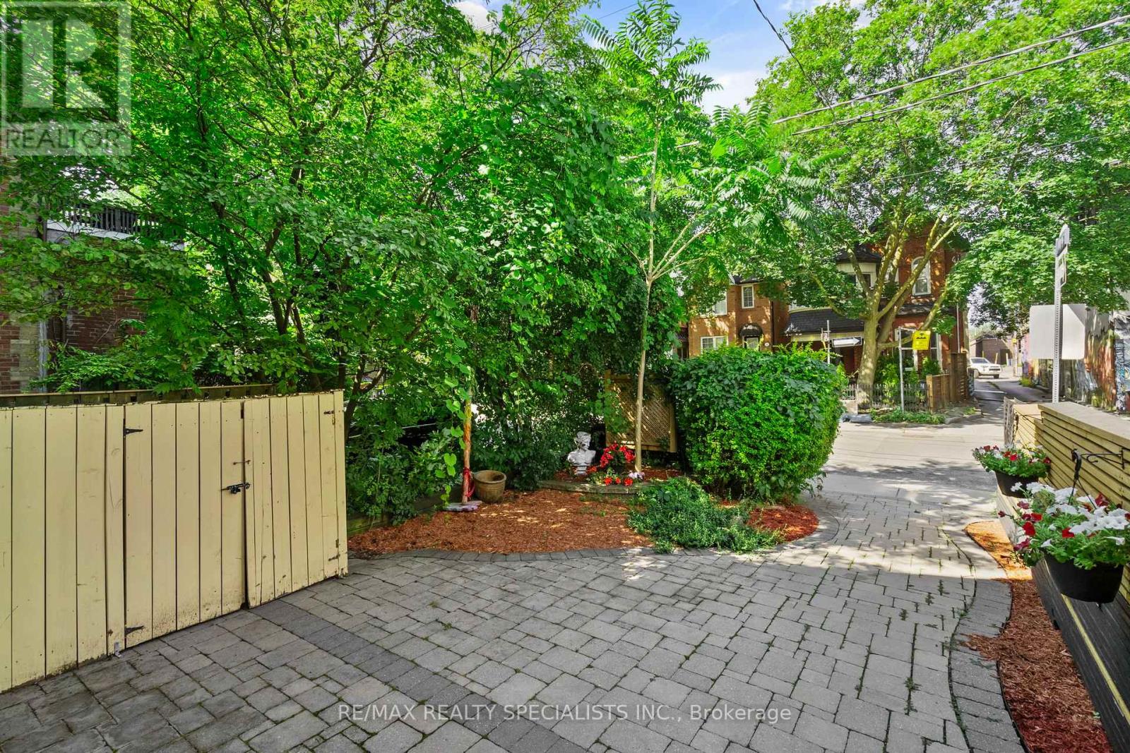 73 Elm Grove Avenue, Toronto, Ontario  M6K 2J2 - Photo 38 - W13637614