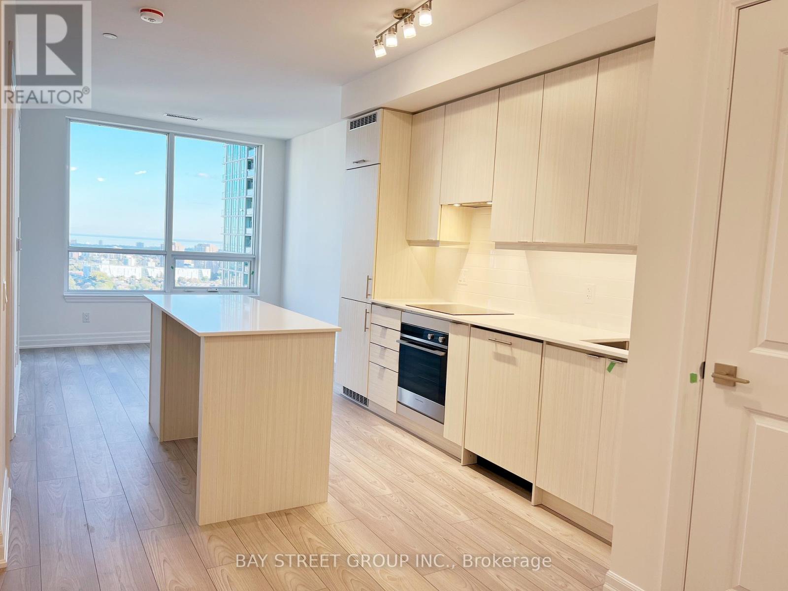 2205 - 36 Elm Drive W, Mississauga, Ontario  L5B 1L9 - Photo 2 - W13637624