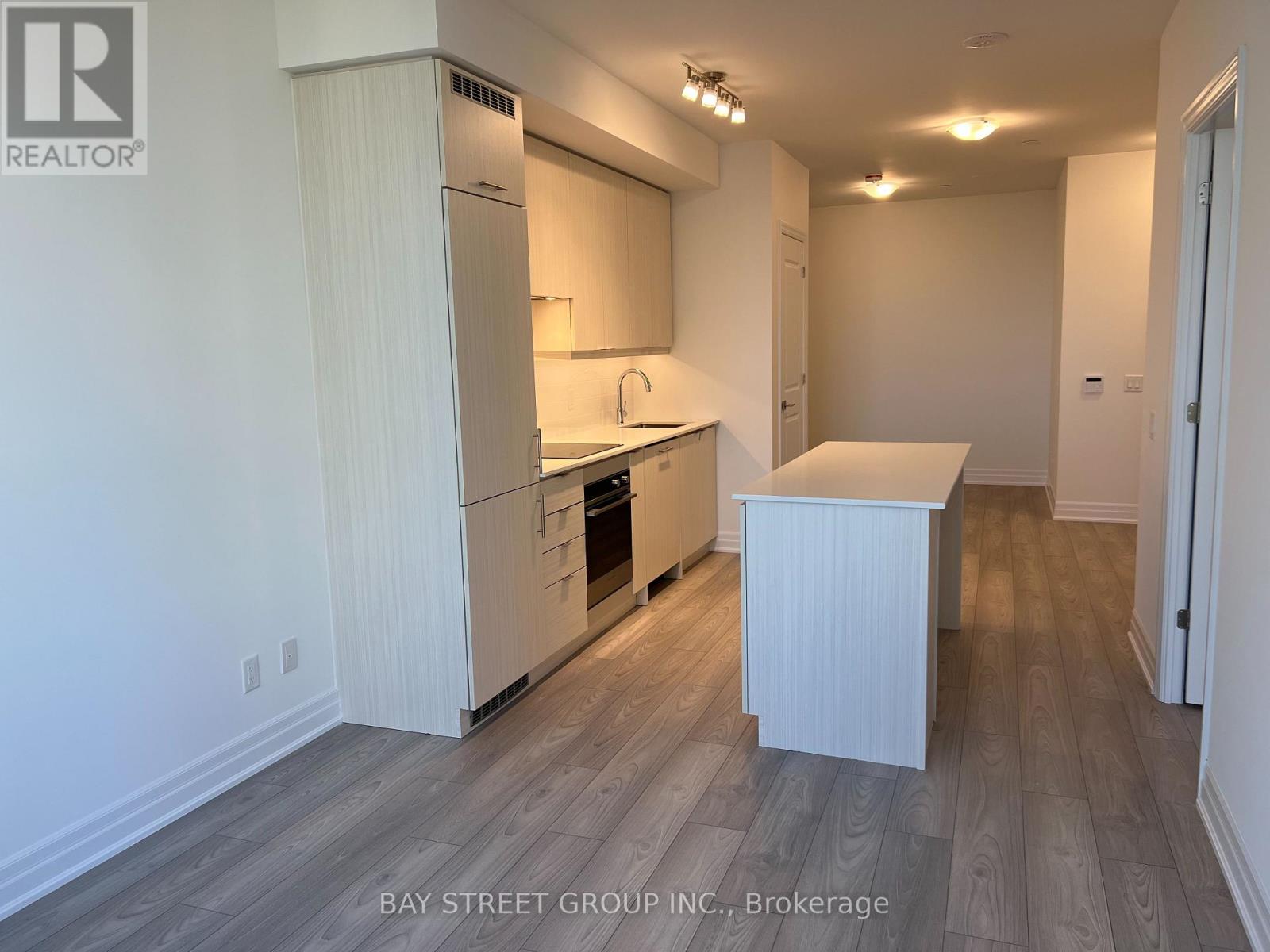 2205 - 36 Elm Drive W, Mississauga, Ontario  L5B 1L9 - Photo 4 - W13637624